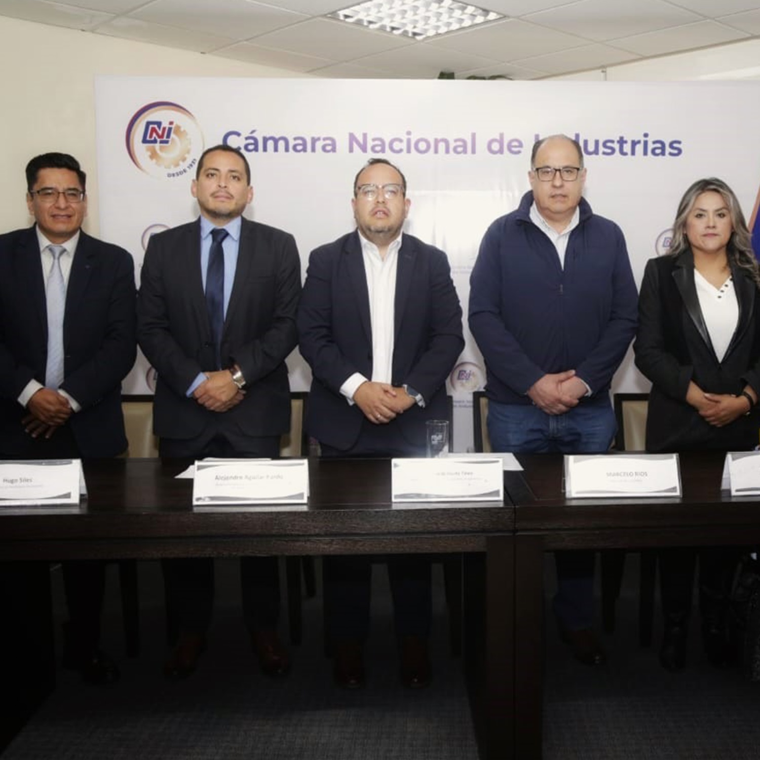 INDUSTRIALES RECHAZAN REPOSICIÓN DEL FONDO PRO LECHE